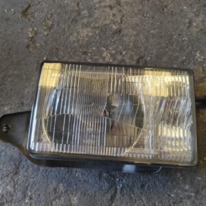 Faro izquierdo Isuzu Trooper (UBS) 2.8 TD (UBS55) (106 cv)
