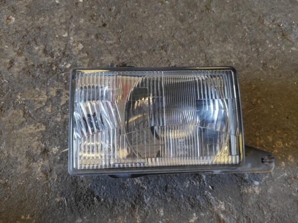 Faro derecho Isuzu Trooper (UBS) 2.8 TD (UBS55) (106 cv)