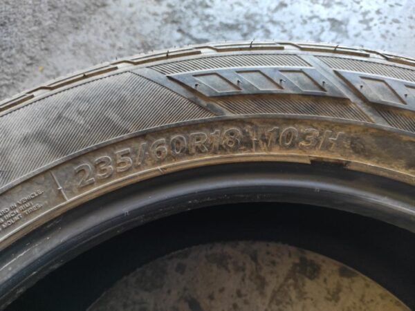 Nuemático Hankook 235/60R18 - Imagen 2