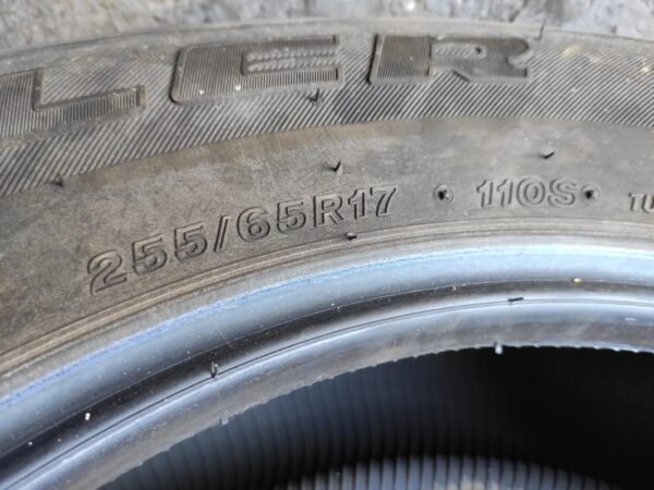 Nuemático Bridgestone 255/65R17. - Imagen 2