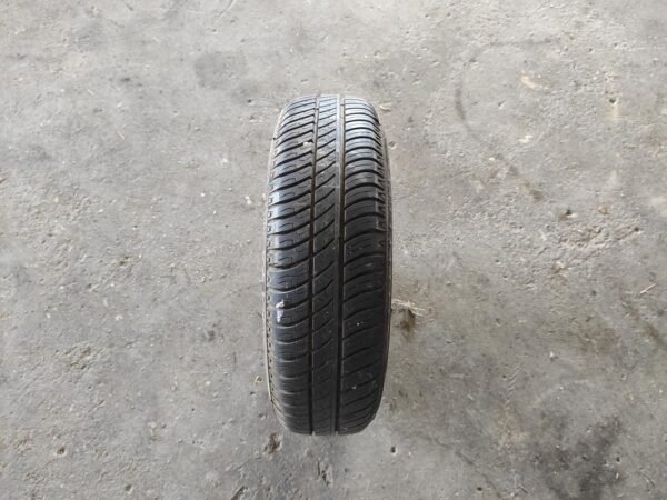 Nuemático Michelin 155/65R14.