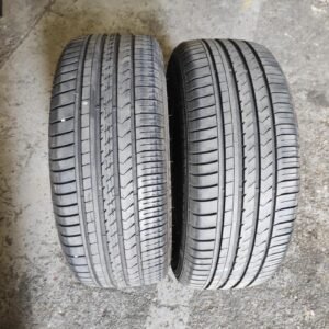 Juego de Neumáticos Winrun 245/45R18, año 2021, pequeño defecto no afecta para la conducción.