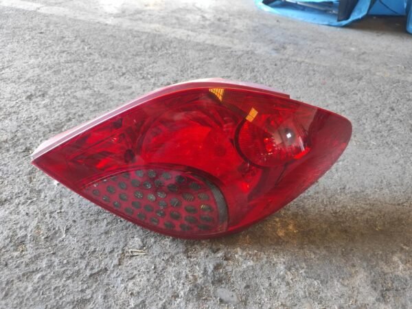 Piloto trasero derecho Peugeot 207 1.4 HDi (68cv)