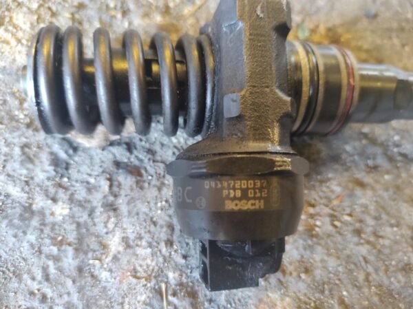 Inyector Volkswagen Golf V 1.9 TDI (105 cv) - Imagen 3