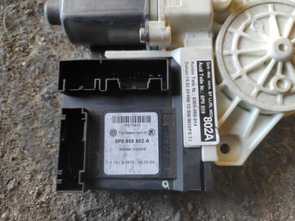 Motor elevalunas delantero derecho Audi A3 (8P) 1.9 TDI (105 cv) - Imagen 3