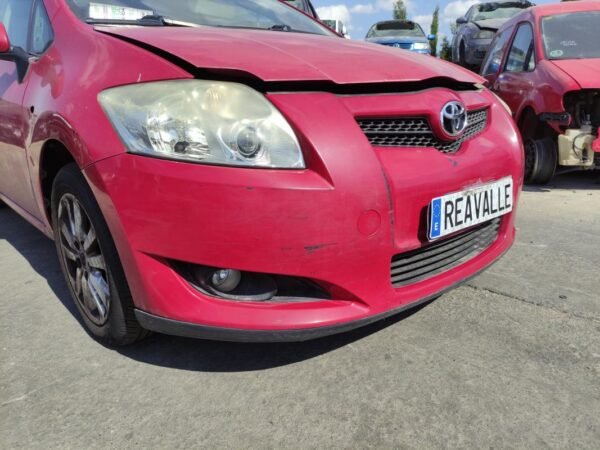 Paragolpe delantero Toyota Auris I 2.0 D-4D (126 cv) - Imagen 2