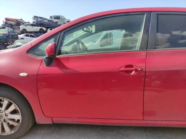 Puerta delantera izquierda Toyota Auris I 2.0 D-4D (126 cv)