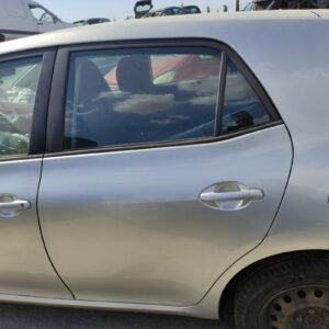 Puerta trasera izquierda Toyota Auris I 2.0 D-4D (126 cv)