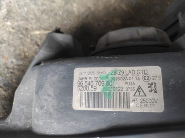 Faro izquierdo Peugeot 607 2.7 HDi V6 24V (205 cv) - Imagen 3
