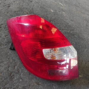 Piloto trasero izquierdo Skoda Fabia II (Versión 2010) 1.2 (70 cv)