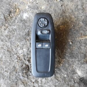 Mando elevalunas delantero izquierdo Peugeot 208 1.6 e-HDi (92 cv) FAP STT