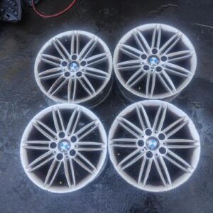 Llantas de 17 pulgadas BMW Serie 1 (E81), delanteras 7Jx17EH2+IS47, traseras 7 1/2x17EH2+IS47, Pack M.