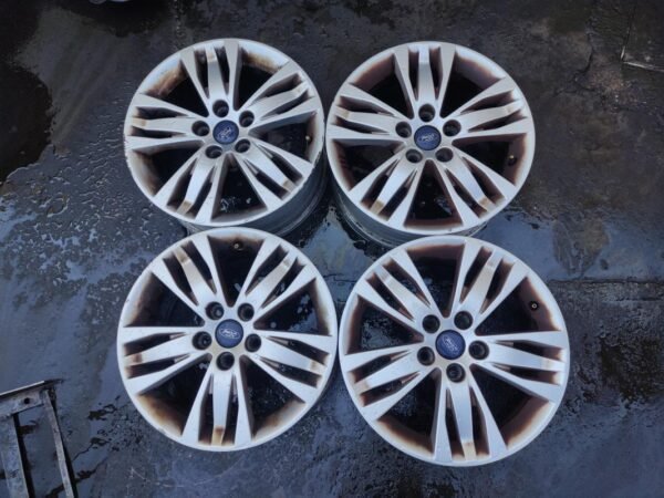 Llantas de 16 pulgadas Ford Focus III Wagon, 7Jx16H2 ET50.