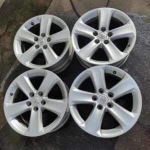 Llantas de 17 pulgadas Toyota RAV 4 IV del 2013, 17x7J 39 AKH.