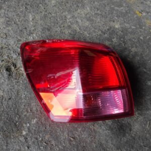 Piloto trasero izquierdo Nissan Qashqai 2.0 (141 cv)