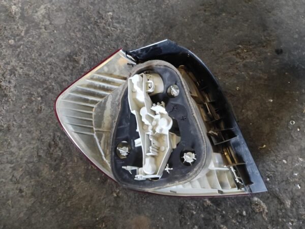Piloto trasero derecho Bmw Serie 1 (E81) 116i (122 cv) - Imagen 2