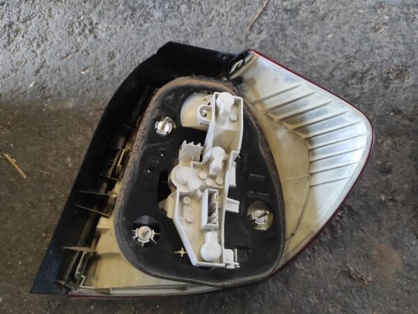 Piloto trasero izquierdo Bmw Serie 1 (E81) 116i (122 cv) - Imagen 2
