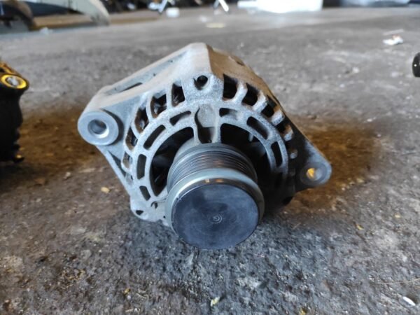 Alternador Suzuki SX4 I 1.9 L DDiS (120 cv) - Imagen 2