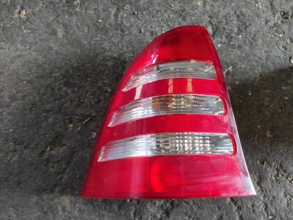 Piloto trasero izquierdo Mercedes Benz Clase C T-mod (S203) C 220 CDI T (143 cv)