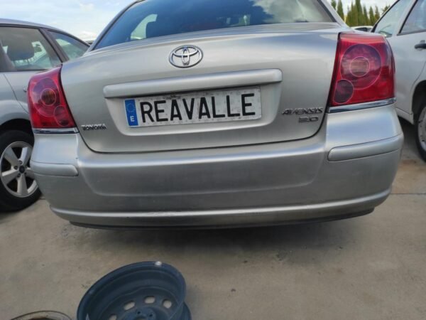 Paragolpe trasero Toyota Avensis II 2.0 D-4D (116 cv)