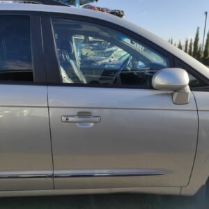 Puerta delantera derecha Ssangyong Rodius I 2.7 Xid (165cv)