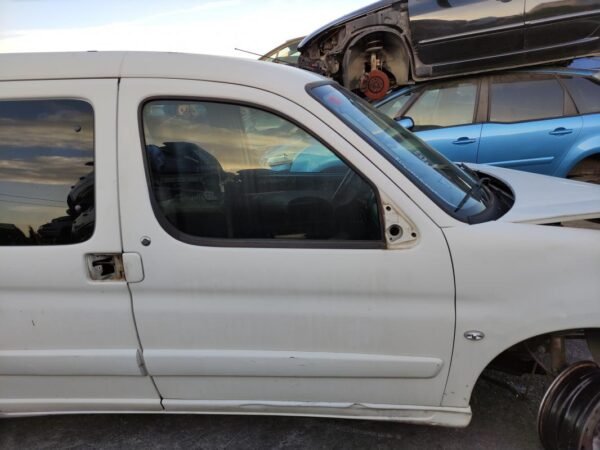 Puerta delantera derecha Citroen Berlingo I (Versión 2002) 1.9 D (71 cv)