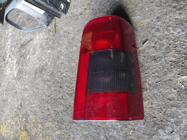 Piloto trasero derecho Peugeot Partner 1.6 HDi (90 cv)