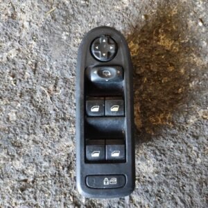 Mando elevalunas delantero izquierdo Peugeot 508 2.0 HDI (163 cv) FAP