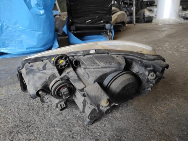Faro derecho Chrysler Grand Voyager V 2.8 CRD (163cv) - Imagen 2