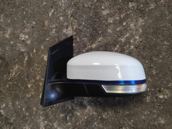 Retrovisor izquierdo Ford Focus II Hatchback 1.8 TDCi (116 cv)