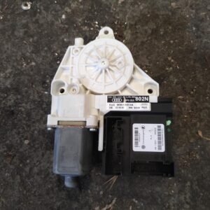Motor elevalunas delantero derecho Audi A3 (8P) Versión 2008 1.6 TDI (105 cv)
