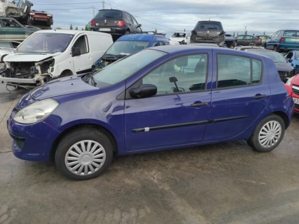 Despiece Renault Clio III 1.5 dCi 8V (68 cv) 2005 - Imagen 2