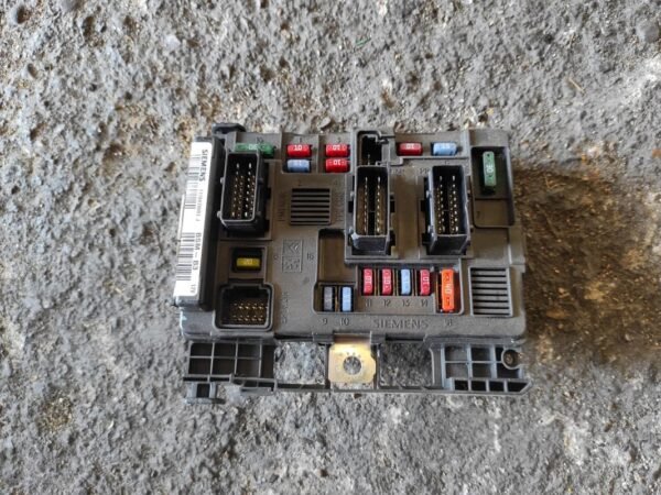 Caja de reles / fusibles Citroen Xsara Picasso (N68) 2.0 HDI (90 cv)