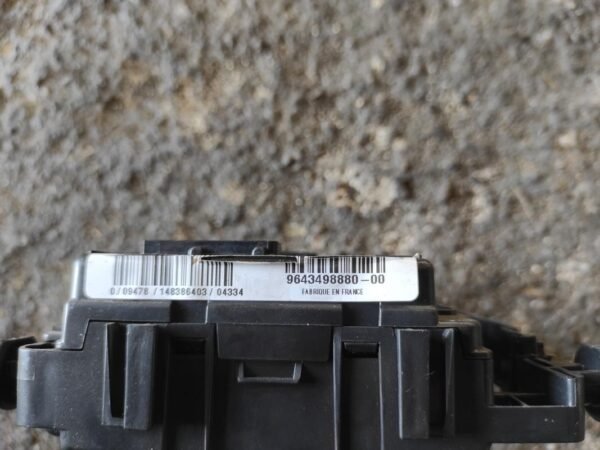 Caja de reles / fusibles Citroen Xsara Picasso (N68) 2.0 HDI (90 cv) - Imagen 2