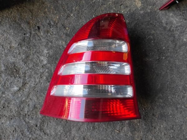 Piloto trasero izquierdo Mercedes Benz Clase C T-mod (S203) C 270 CDI T (170 cv)