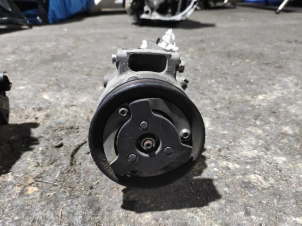 Compresor aire acondicionado Seat Toledo IV (NH) 1.6 TDI (105 cv) - Imagen 3