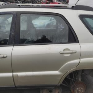 Puerta trasera izquierda Kia Sportage II 2.0 CRDi (112 cv)