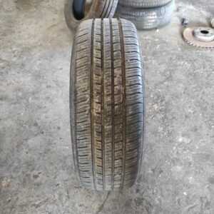 Nuemático Triangle 205/60R16, año 2021.