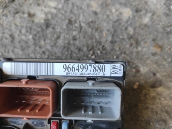 Caja de reles / fusibles Peugeot 207 SW 1.6 HDI (92 cv) - Imagen 2