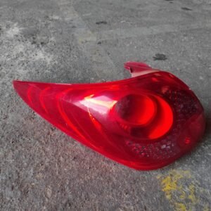 Piloto trasero izquierdo Peugeot 207 SW 1.6 HDI (92 cv)