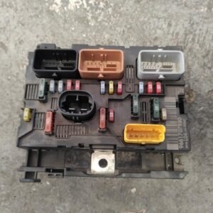 Caja de reles / fusibles Peugeot 307 CC 2.0 HDi 135 (136 cv)