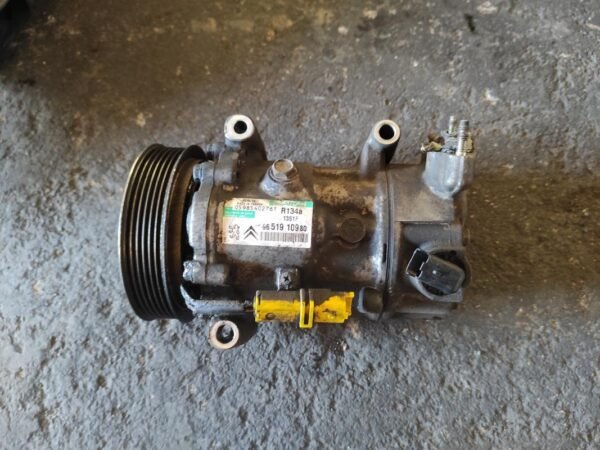 Compresor aire acondicionado Peugeot 207 1.4 i (75 cv) - Imagen 2