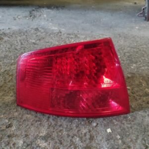 Piloto trasero izquierdo Audi A8 (D3, 4E) 4.2i V8 40V (335 cv) quattro Tiptronic