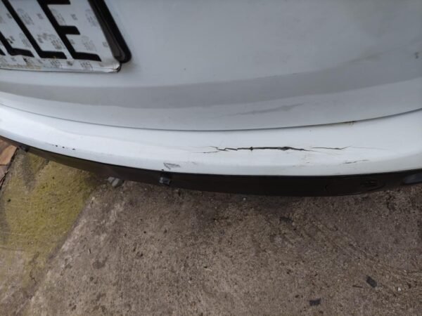 Paragolpe trasero Dacia Lodgy 1.2 TCe (115 cv) - Imagen 4