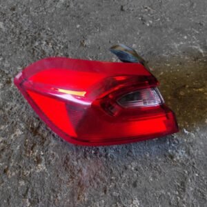 Piloto trasero izquierdo Ford Fiesta VIII 1.1 (85 cv) Start-Stop