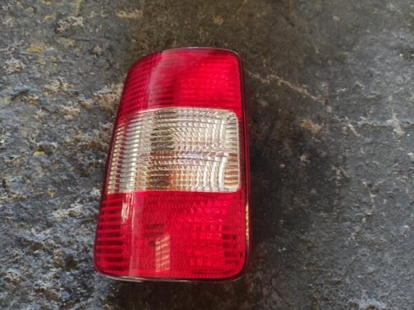 Piloto trasero izquierdo Volkswagen Caddy (Typ 2K) 2.0 SDI (70 cv)