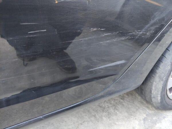Puerta trasera izquierda Seat Leon III 1.6 TDI (105 cv) start/stop - Imagen 2