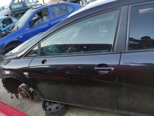 Puerta delantera izquierda Seat Leon II (1P) FR 2.0 TDI (170 cv) DPF