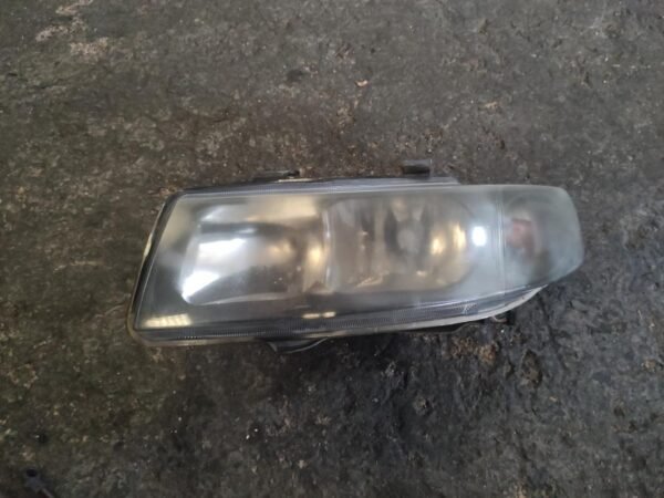 Faro izquierdo Seat Toledo II (1M2) 1.9 TDI (110 cv)