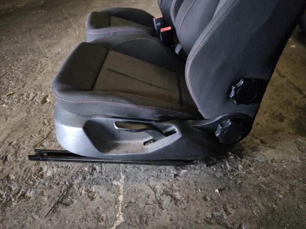Juego asientos completo Seat Leon II (1P) FR 2.0 TDI (170 cv) DPF - Imagen 6
